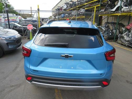 Marina Blue Metallic 2026 Chevrolet Trax LT