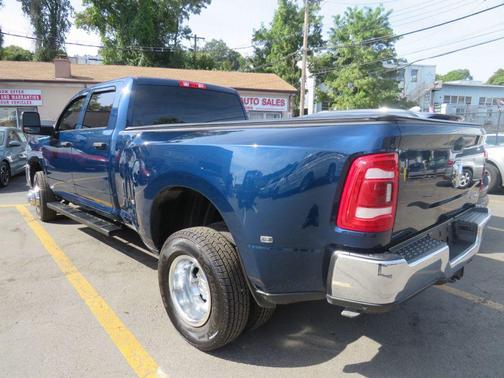 2024 RAM 3500 Tradesman Crew Cab 4x4 8' Box