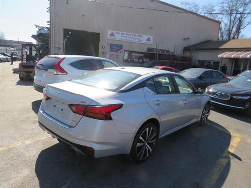 2022 Nissan Altima SR Intelligent AWD
