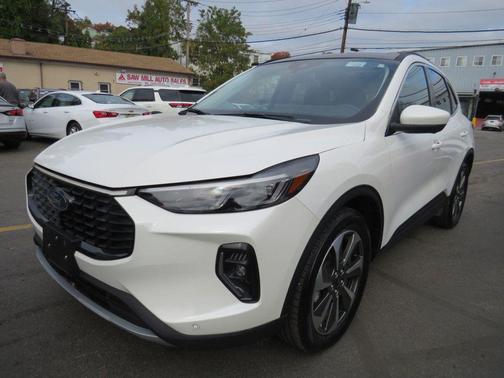 2023 Ford Escape Platinum