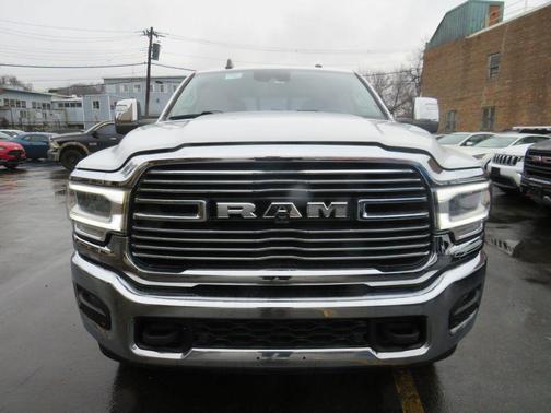 Bright White Clearcoat 2023 RAM 3500 Laramie Crew Cab 4x4 8' Box