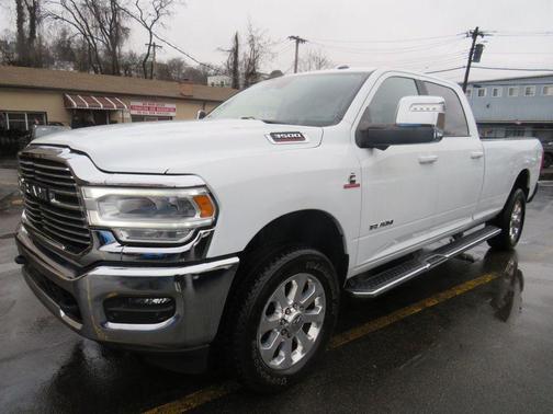 Bright White Clearcoat 2023 RAM 3500 Laramie Crew Cab 4x4 8' Box