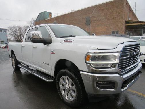 Bright White Clearcoat 2023 RAM 3500 Laramie Crew Cab 4x4 8' Box