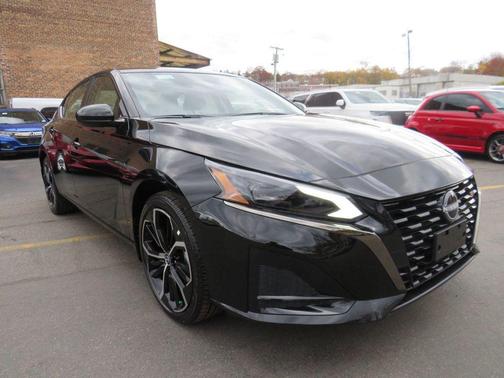 2025 Nissan Altima SR AWD