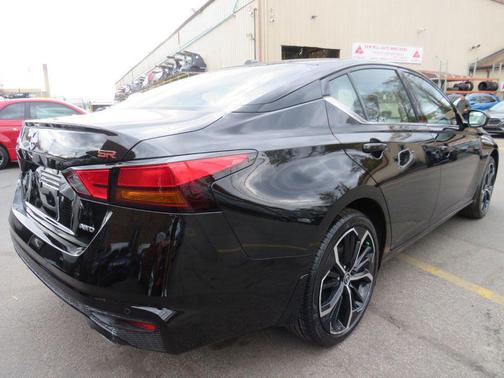 2025 Nissan Altima SR AWD