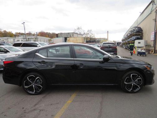 2025 Nissan Altima SR AWD