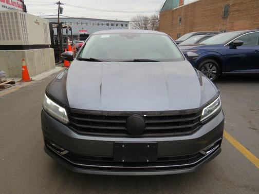 2017 Volkswagen Passat 1.8T SEL Premium