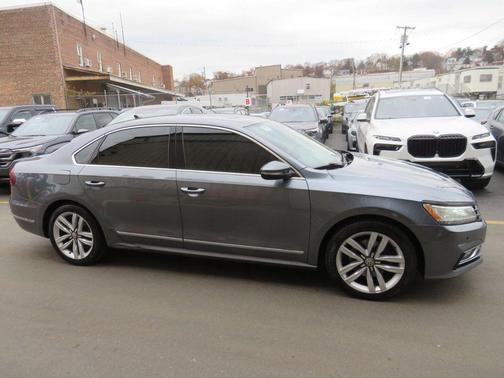 2017 Volkswagen Passat 1.8T SEL Premium