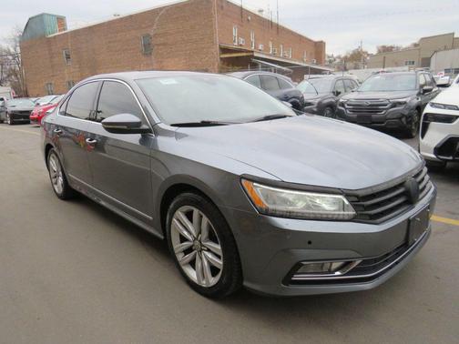 2017 Volkswagen Passat 1.8T SEL Premium