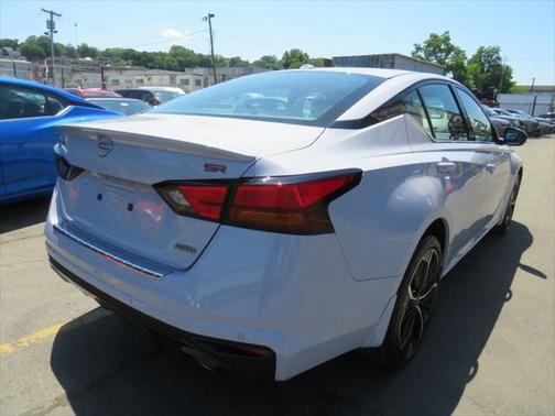 2023 Nissan Altima SR Intelligent AWD