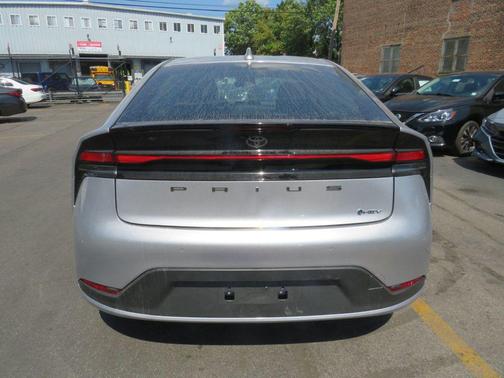 2025 Toyota Prius LE