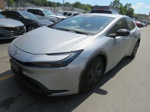 2025 Toyota Prius LE