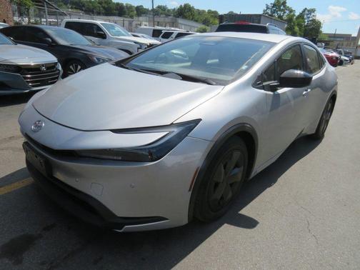 2025 Toyota Prius LE