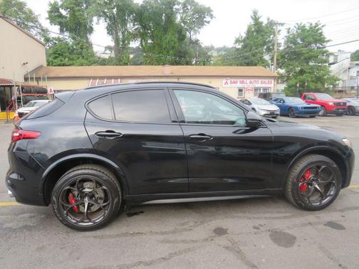 2021 Alfa Romeo Stelvio Quadrifoglio