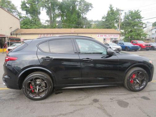 2021 Alfa Romeo Stelvio Quadrifoglio