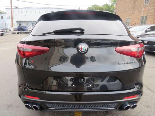 2021 Alfa Romeo Stelvio Quadrifoglio