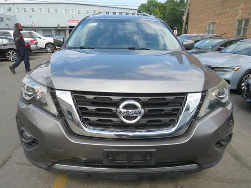 2017 Nissan Pathfinder SV