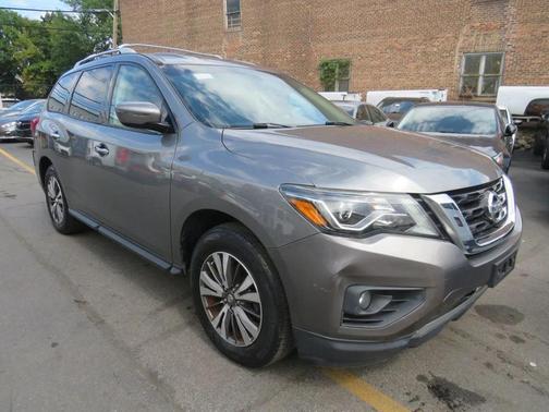 2017 Nissan Pathfinder SV