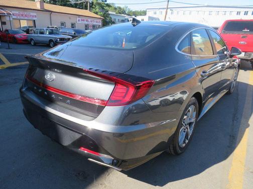 2022 Hyundai SONATA SEL