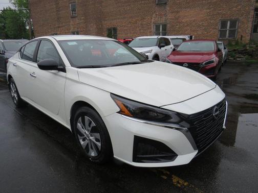 2025 Nissan Altima S FWD