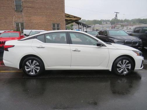 2025 Nissan Altima S FWD