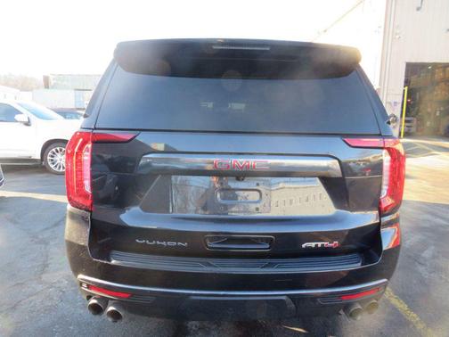2023 GMC Yukon XL 4WD AT4