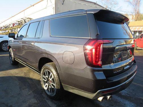 2023 GMC Yukon XL 4WD AT4