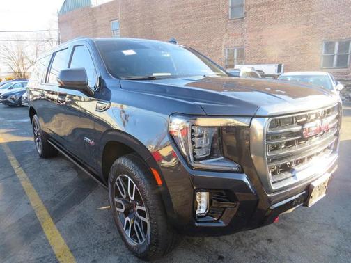 2023 GMC Yukon XL 4WD AT4