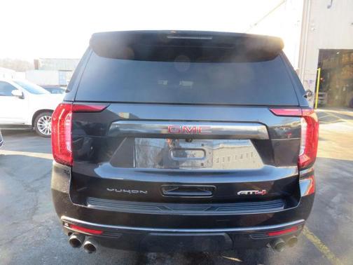 2023 GMC Yukon XL 4WD AT4