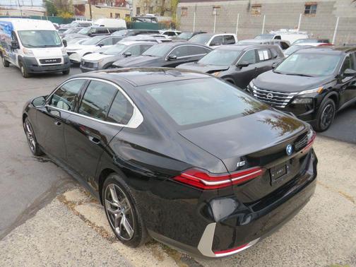 2024 BMW i5 eDrive40