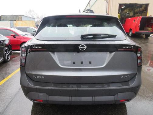 2025 Nissan Kicks S