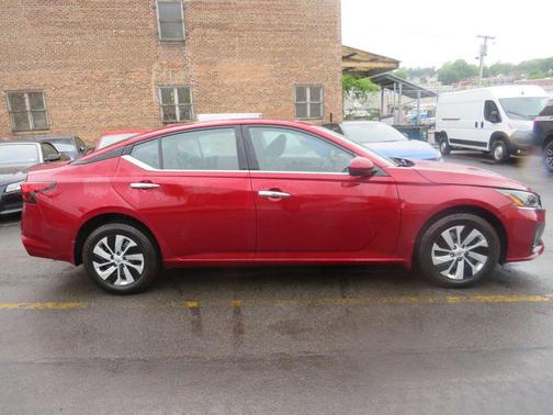 Scarlet Ember Tintcoat 2023 Nissan Altima 2.5 SV