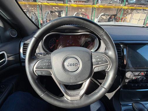 2020 Jeep Grand Cherokee Laredo