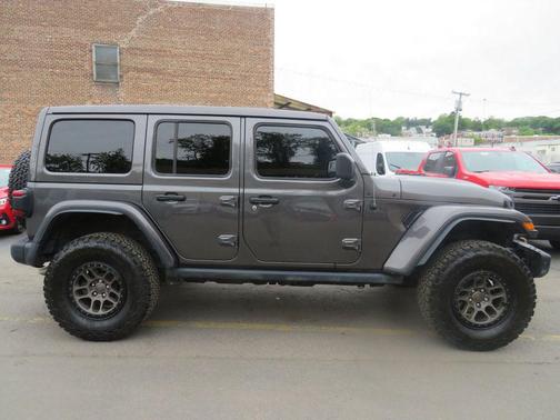 Granite Crystal Metallic Clearcoat 2022 Jeep Wrangler Unlimited Rubicon 392