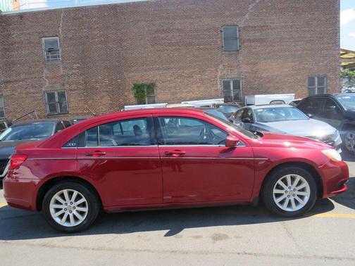 2013 Chrysler 200 Touring