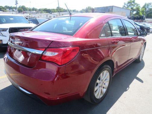 2013 Chrysler 200 Touring