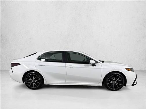 Ice Cap 2023 Toyota Camry SE