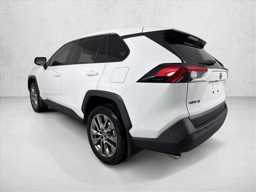 Ice Cap 2024 Toyota RAV4 LE