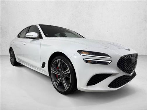 Uyuni White 2025 Genesis G70 2.5T RWD