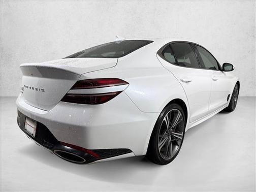 Uyuni White 2025 Genesis G70 2.5T RWD