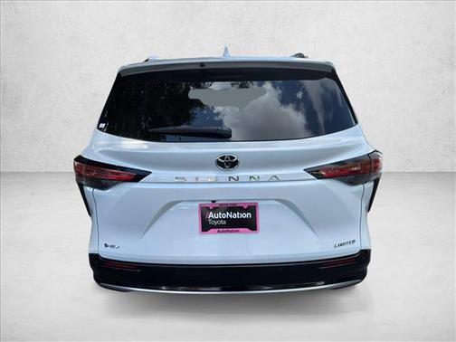 Wind Chill Pearl 2026 Toyota Sienna Limited