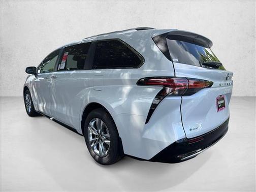 Wind Chill Pearl 2026 Toyota Sienna Limited