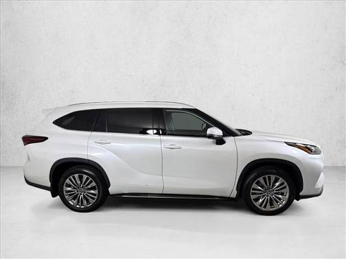 Wind Chill Pearl 2026 Toyota Highlander Platinum
