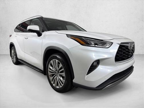 Wind Chill Pearl 2026 Toyota Highlander Platinum