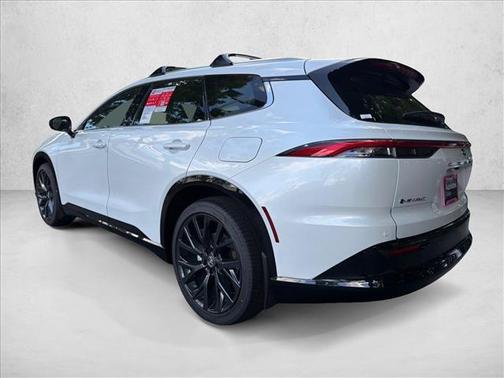 Oxygen 2026 Toyota Crown Signia Limited