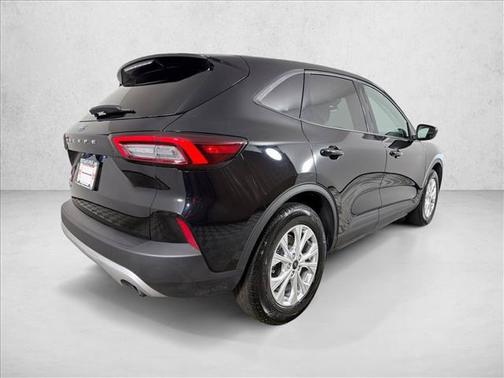 Oxford White 2025 Ford Escape Active