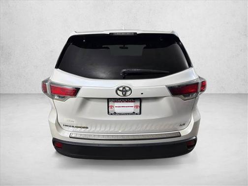 Attitude Black Metallic 2015 Toyota Highlander LE Plus