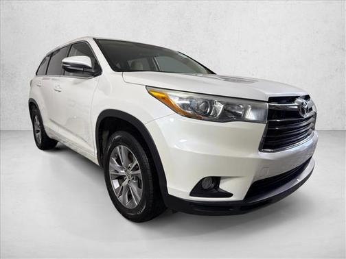 Attitude Black Metallic 2015 Toyota Highlander LE Plus