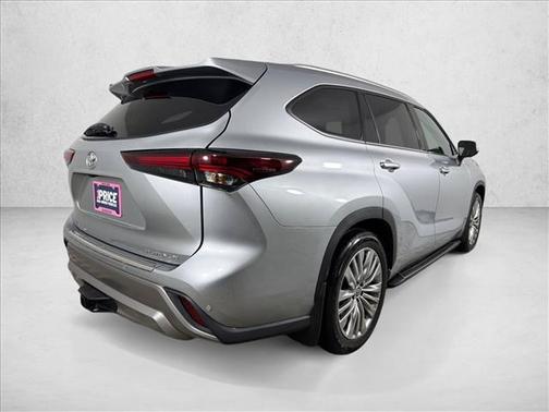 Celestial Silver Metallic 2024 Toyota Highlander Platinum