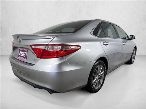 Celestial Silver Metallic 2017 Toyota Camry SE